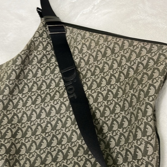 🎉SOLD 🎉 Christian Dior Trotter Crossbody bag - Picture 2 of 16